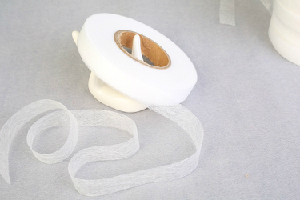 Hot-melt double-sided adhesive 18 grams Weight 60 yards Width 1 cm