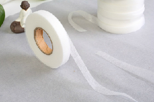 Hot-melt double-sided adhesive 18 grams Weight 90 yards Width 1 cm